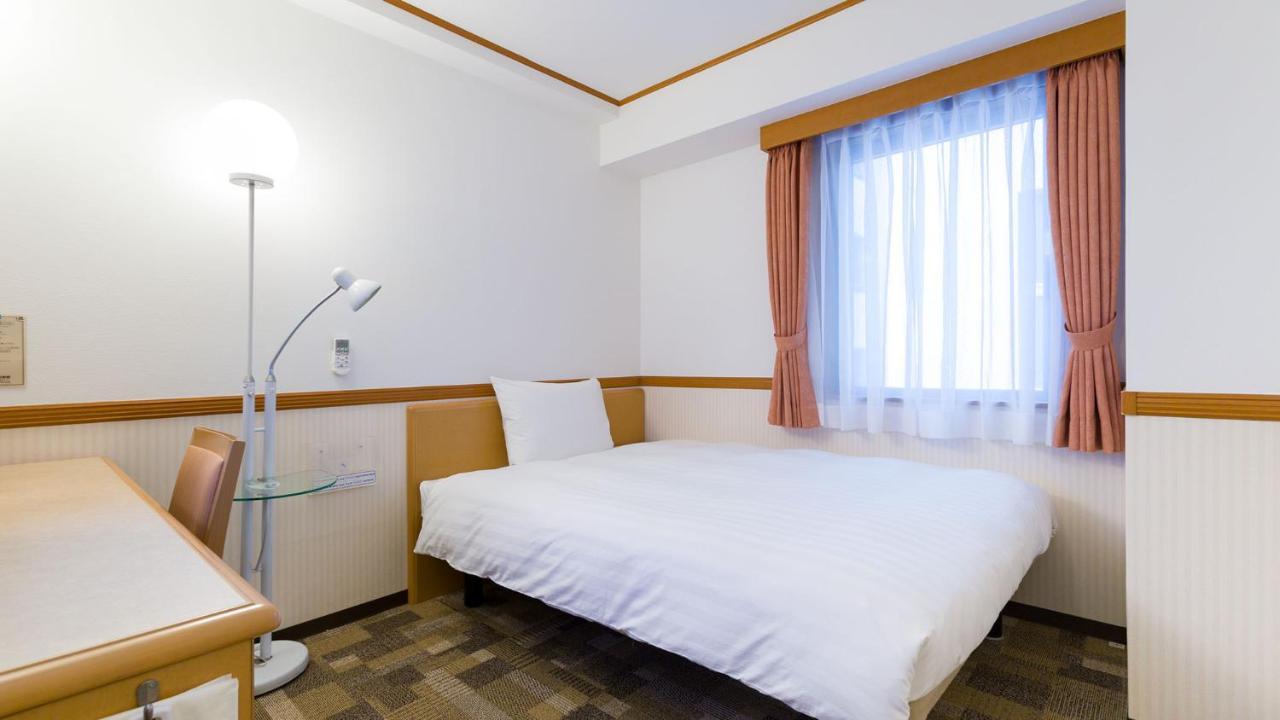 Toyoko Inn Kobe Sannomiya-Eki Higashi Exterior foto